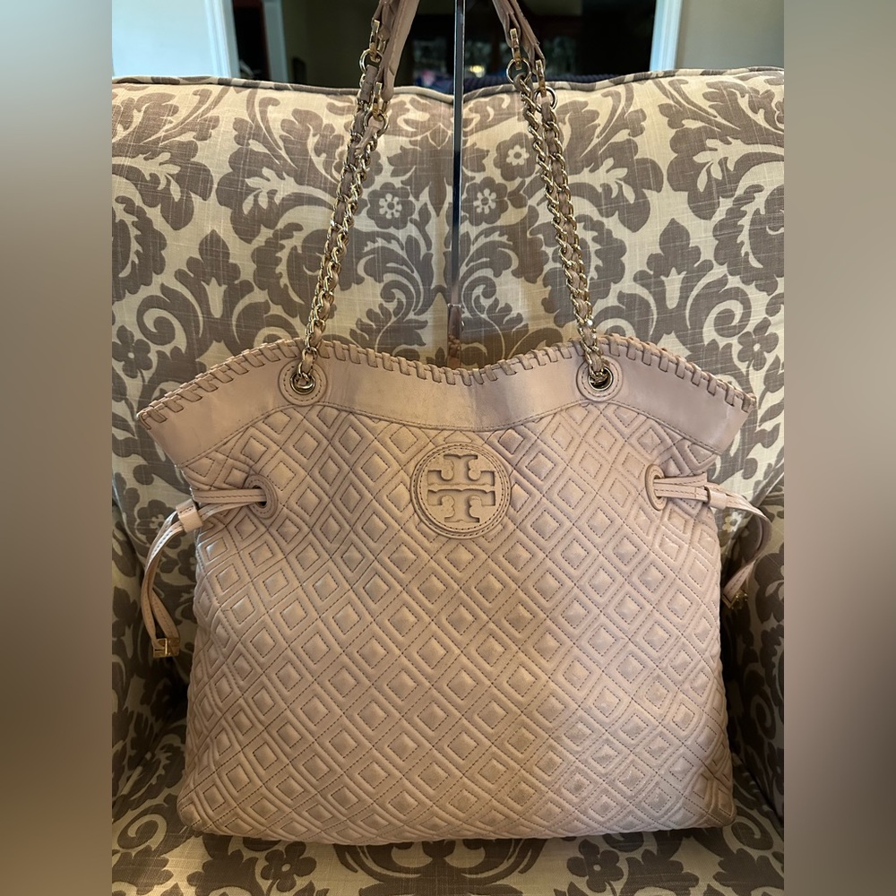 Tory Burch Vintage Marion Quilted Slouchy Tote